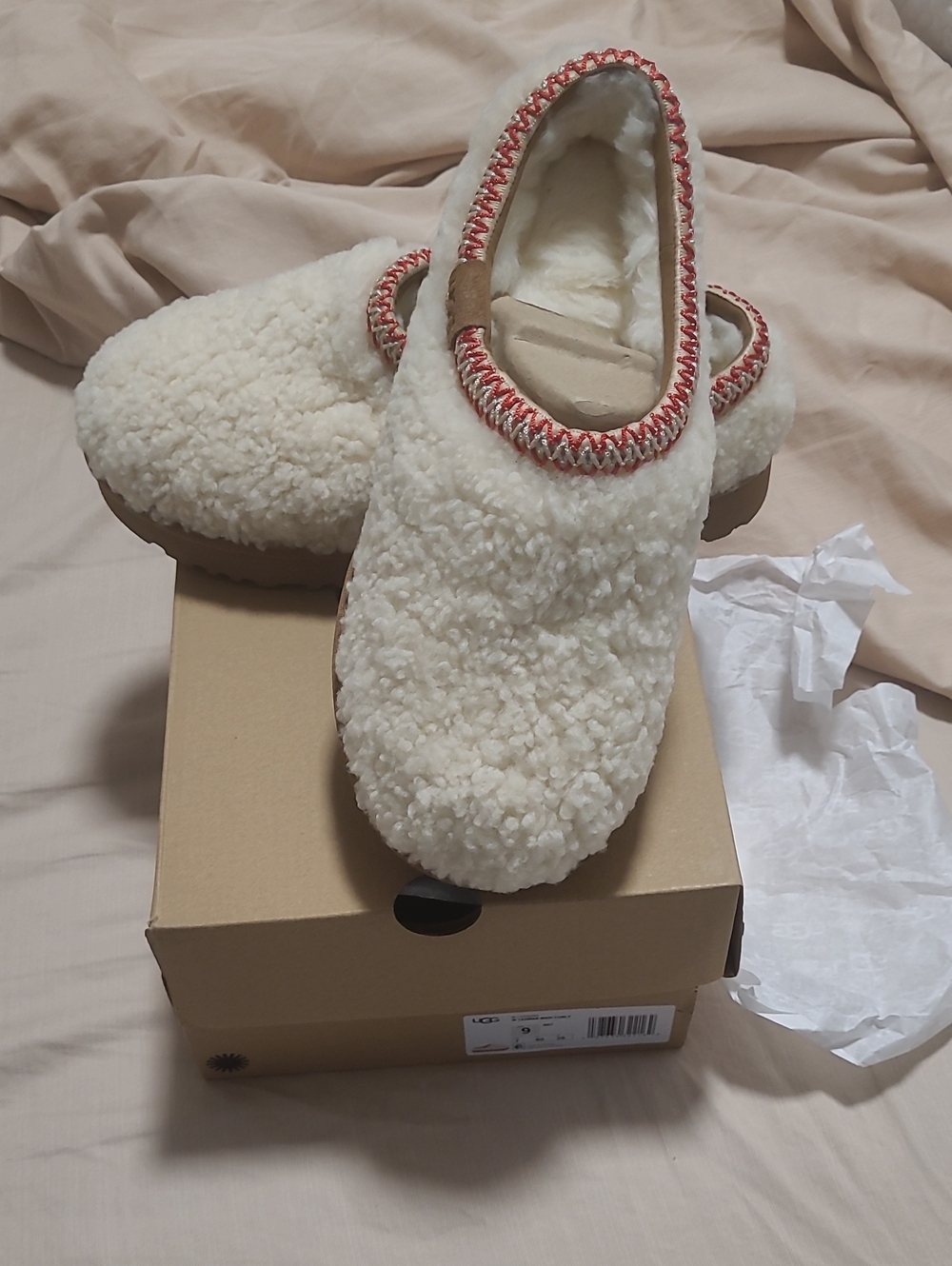 UGG Cream Sherpa Slip-On Slippers with Red Braided Trim NIB